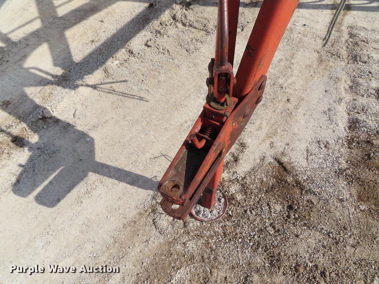 image for item DF7821 New Holland 285 side delivery hay rake