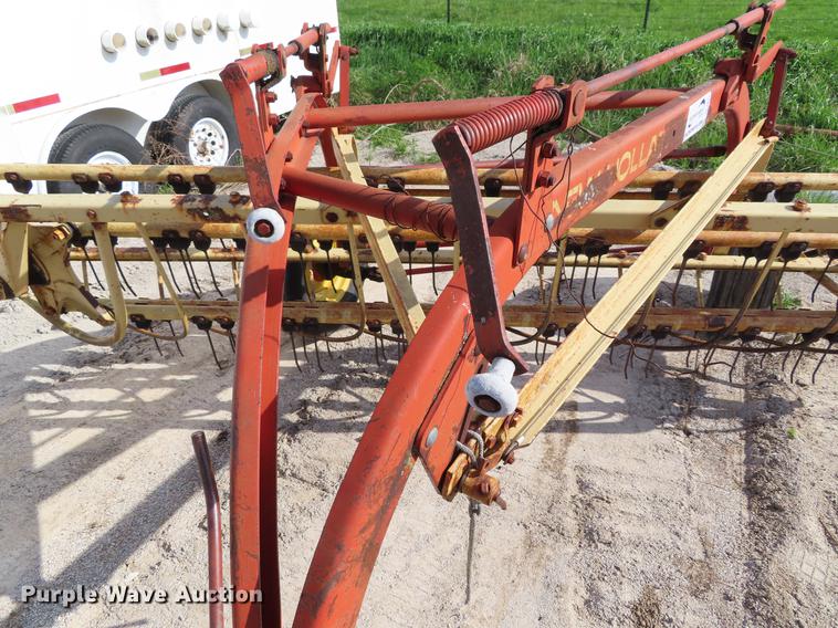 image for item DF7821 New Holland 285 side delivery hay rake