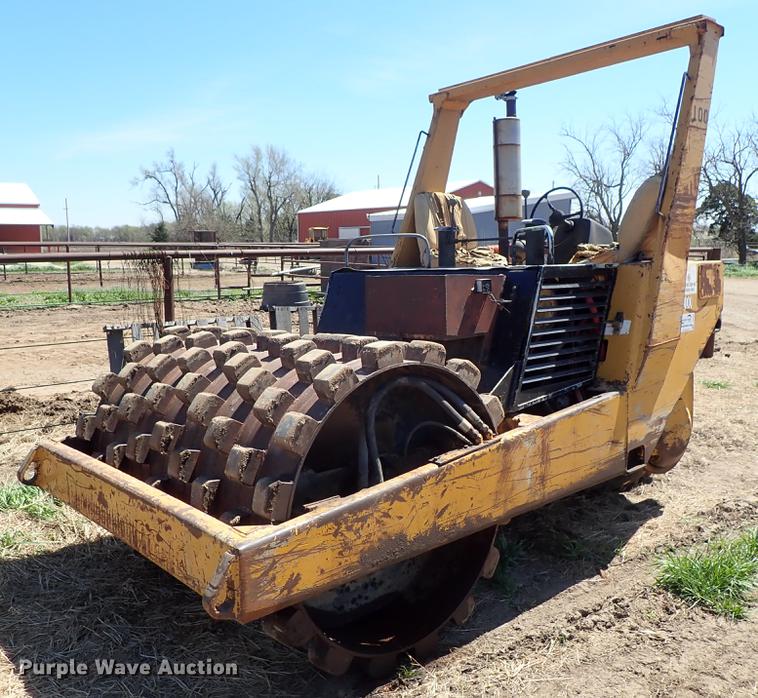 image for item DF8767 Hyster single drum roller