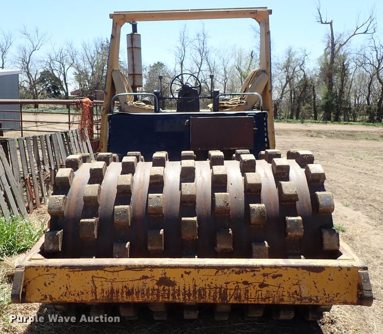 image for item DF8767 Hyster single drum roller