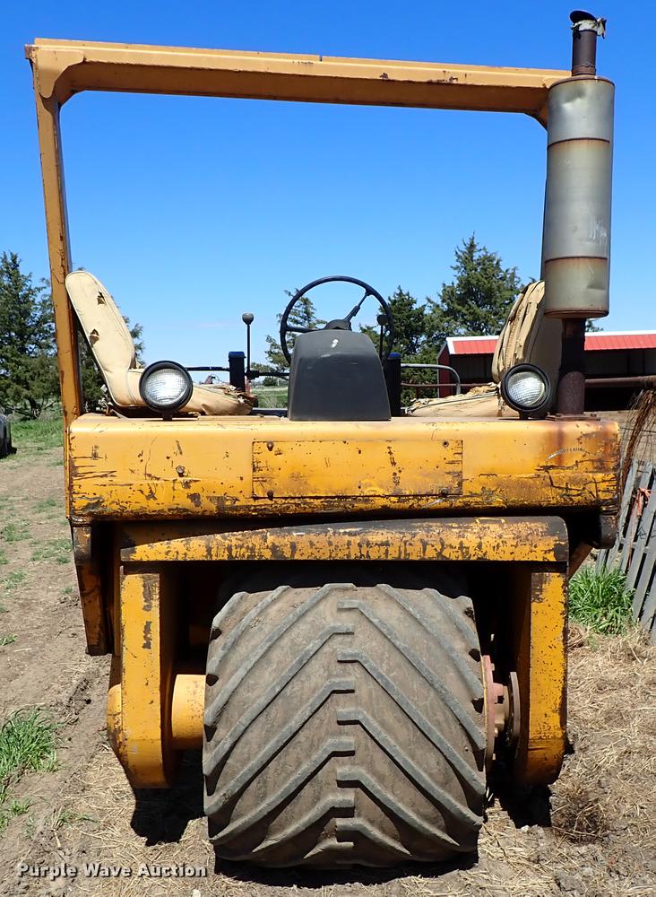 image for item DF8767 Hyster single drum roller