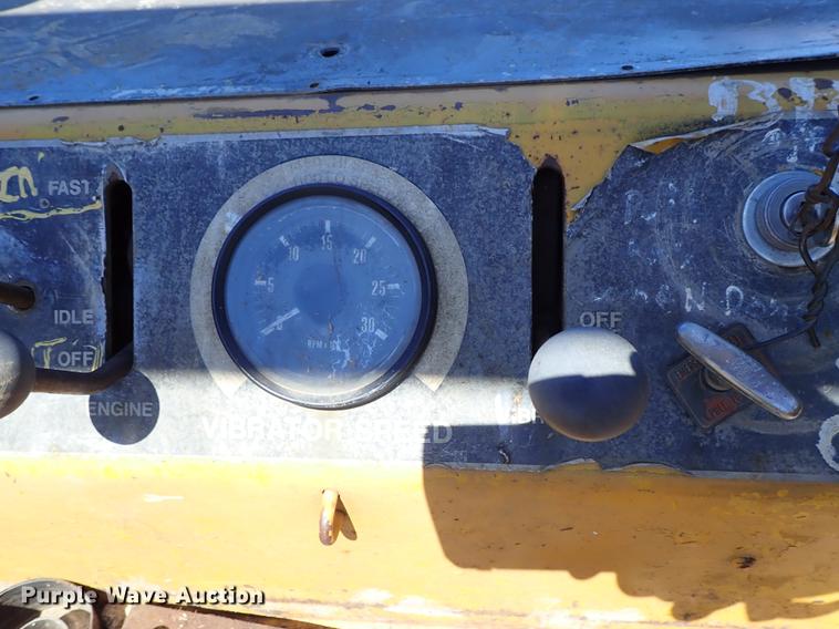 image for item DF8767 Hyster single drum roller