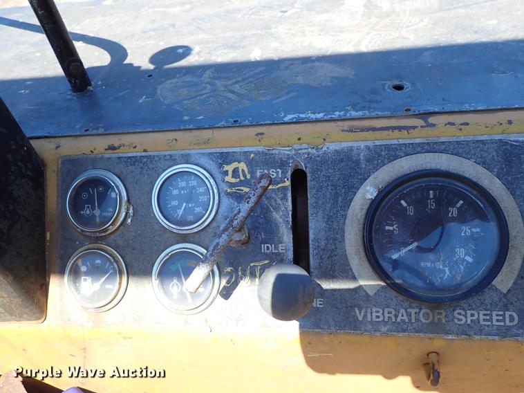 image for item DF8767 Hyster single drum roller