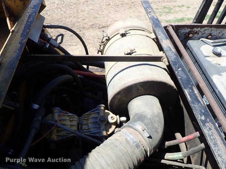 image for item DF8767 Hyster single drum roller