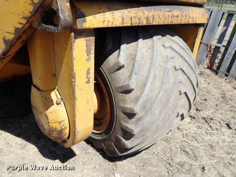 image for item DF8767 Hyster single drum roller