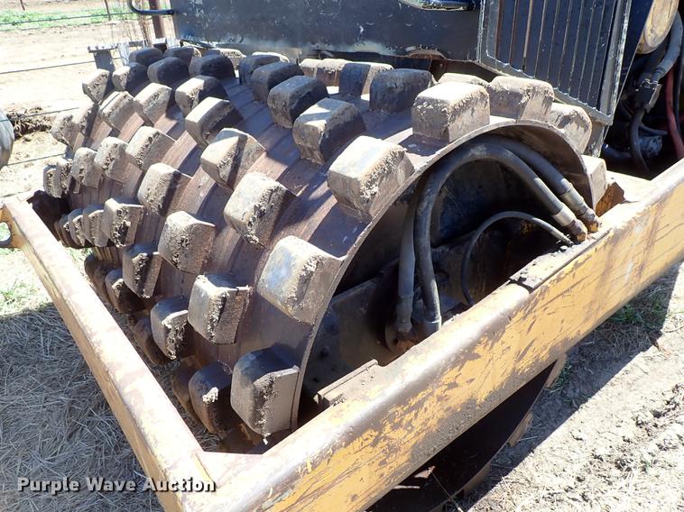 image for item DF8767 Hyster single drum roller