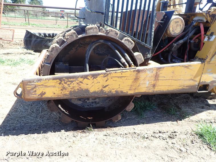 image for item DF8767 Hyster single drum roller