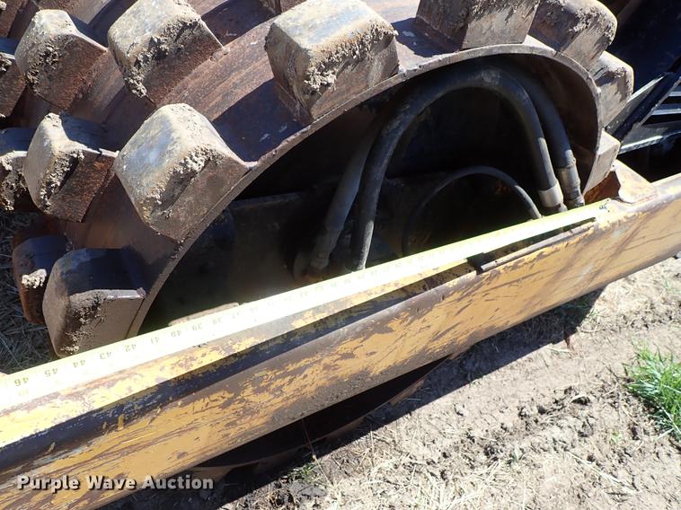 image for item DF8767 Hyster single drum roller