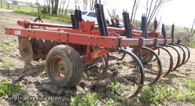 image for item DG0974 Case 6500 Conser-Till chisel