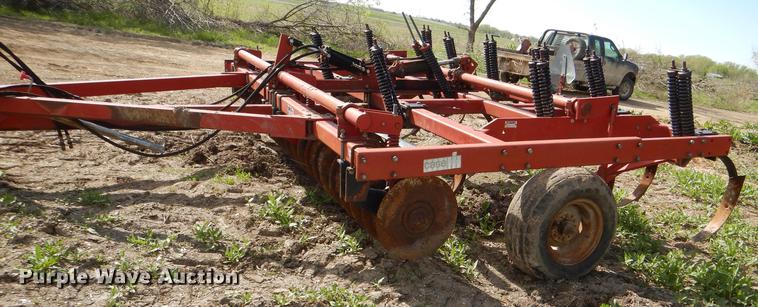 image for item DG0974 Case 6500 Conser-Till chisel