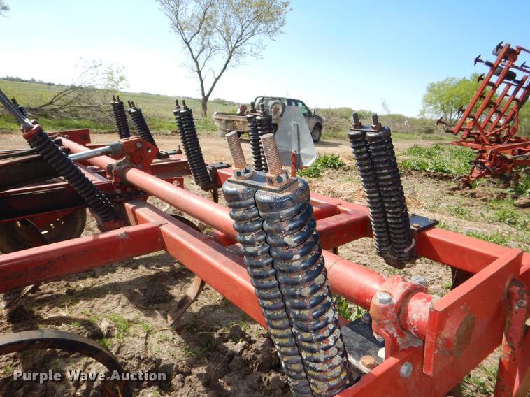 image for item DG0974 Case 6500 Conser-Till chisel