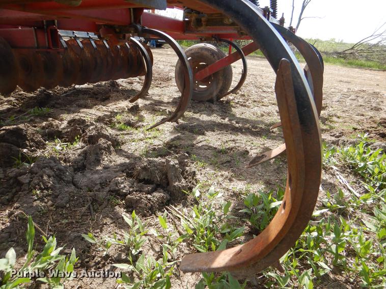 image for item DG0974 Case 6500 Conser-Till chisel