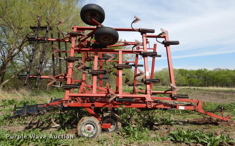 image for item DG0975 Case IH 5800/4300 cultivator