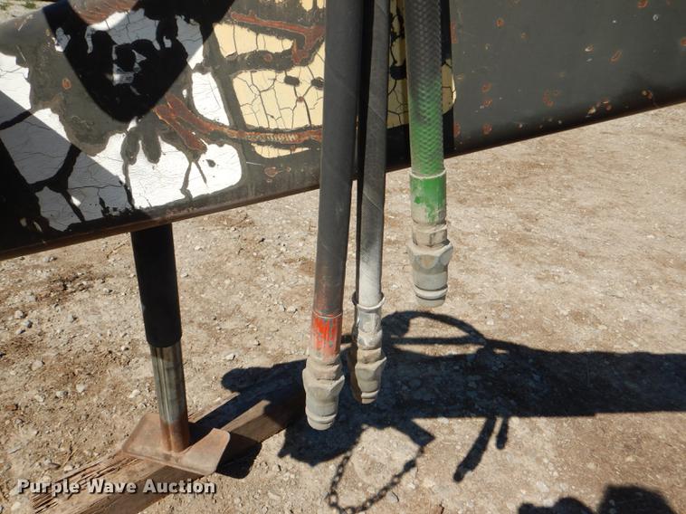 image for item DG1003 1995 Hesston 1160 Hydroswing windrower