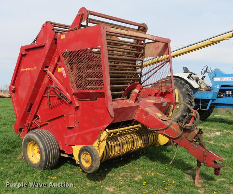 image for item DG3965 1981 New Holland 851 round baler