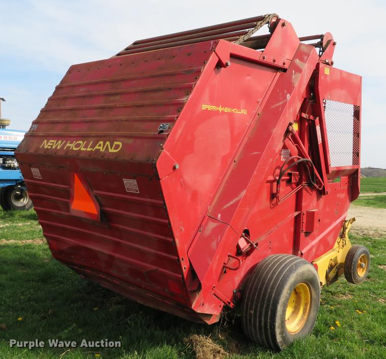 image for item DG3965 1981 New Holland 851 round baler