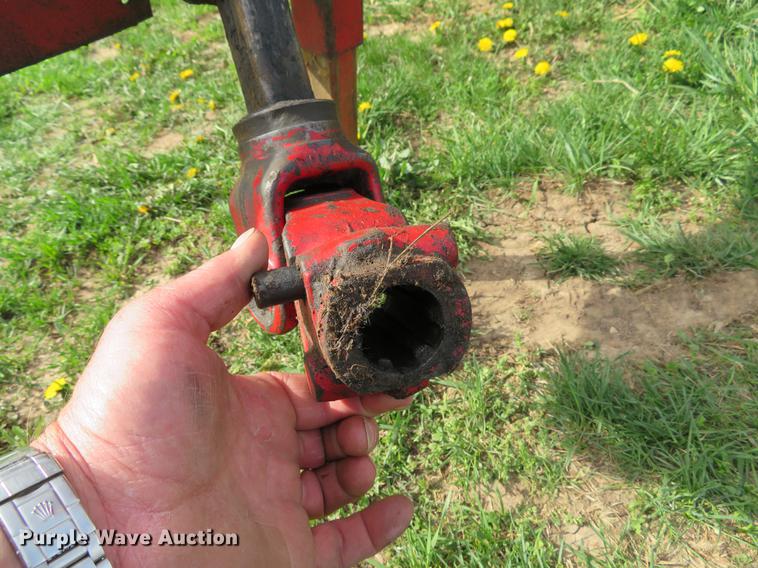 image for item DG3965 1981 New Holland 851 round baler