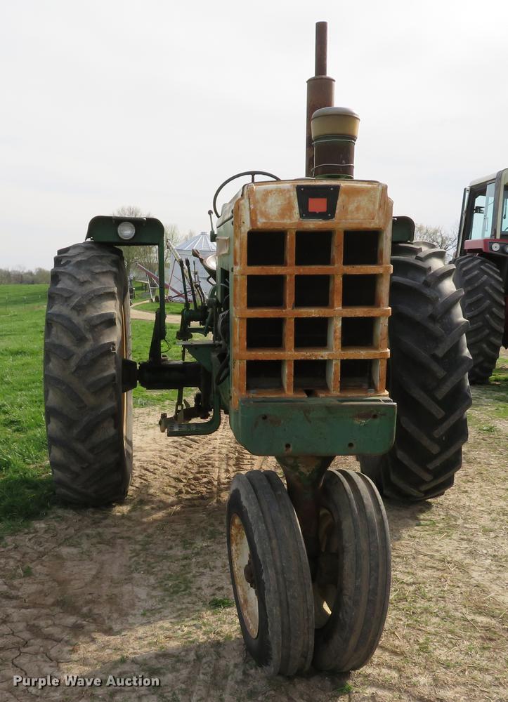 image for item DG3967 Oliver 1600 tractor