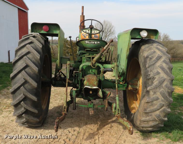 image for item DG3967 Oliver 1600 tractor