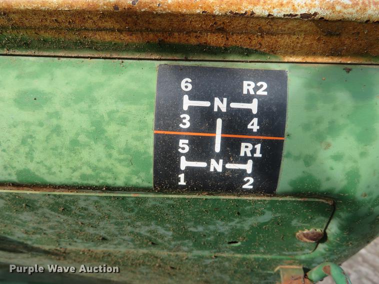 image for item DG3967 Oliver 1600 tractor