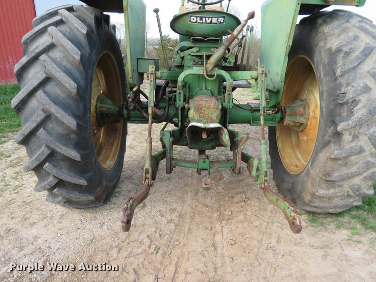 image for item DG3967 Oliver 1600 tractor