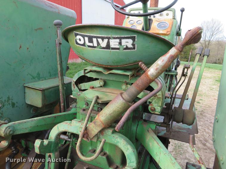 image for item DG3967 Oliver 1600 tractor