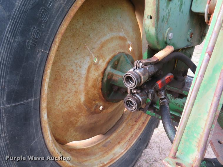 image for item DG3967 Oliver 1600 tractor