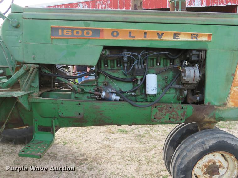 image for item DG3967 Oliver 1600 tractor