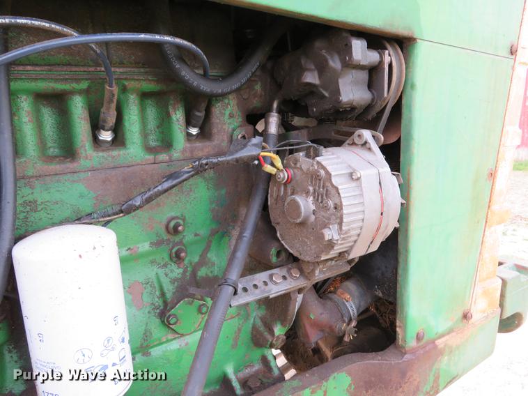 image for item DG3967 Oliver 1600 tractor