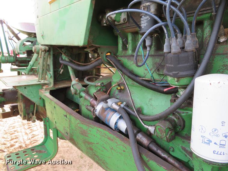 image for item DG3967 Oliver 1600 tractor