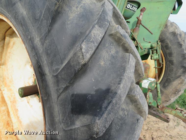 image for item DG3967 Oliver 1600 tractor