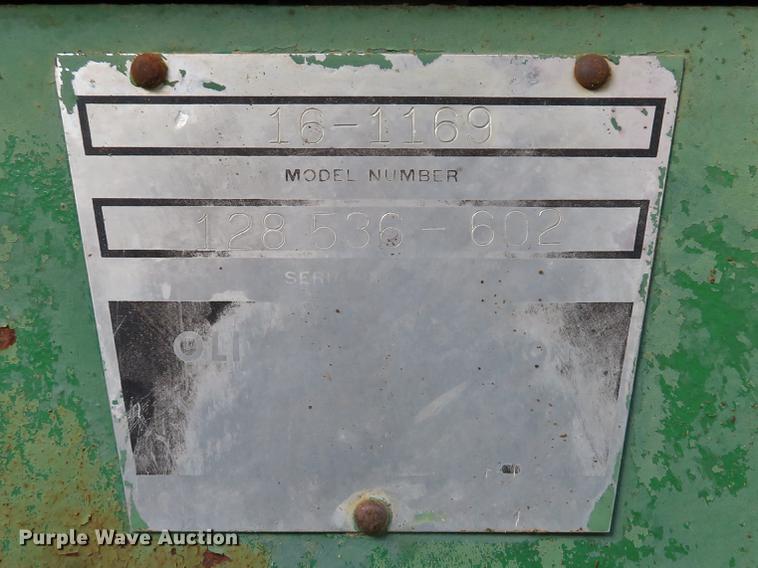 image for item DG3967 Oliver 1600 tractor