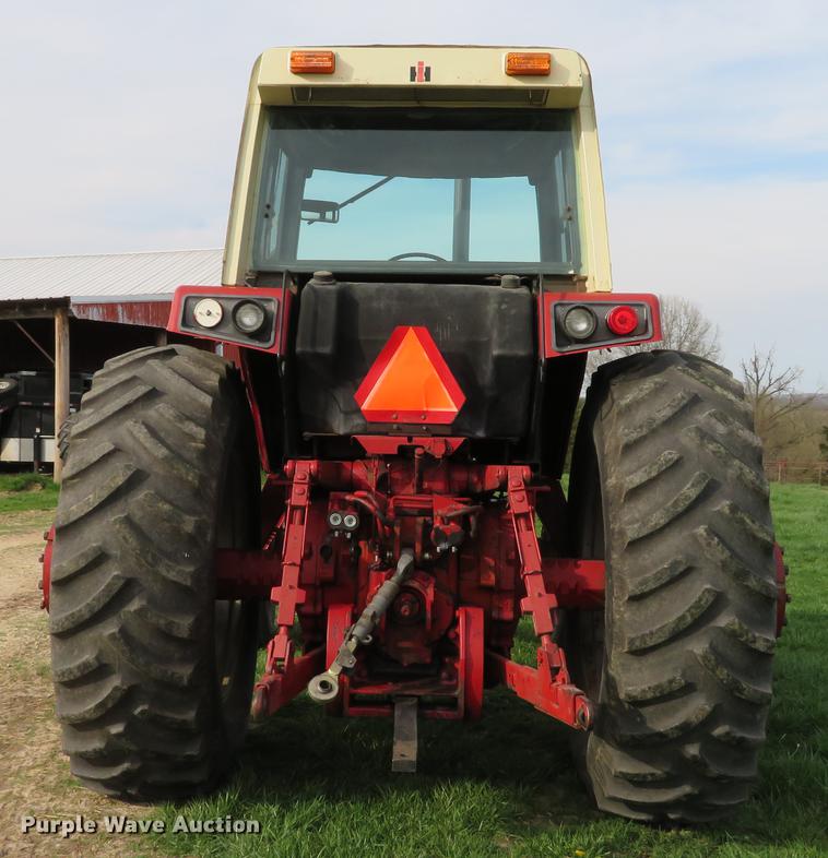 image for item DG3968 1979 International 1586 tractor