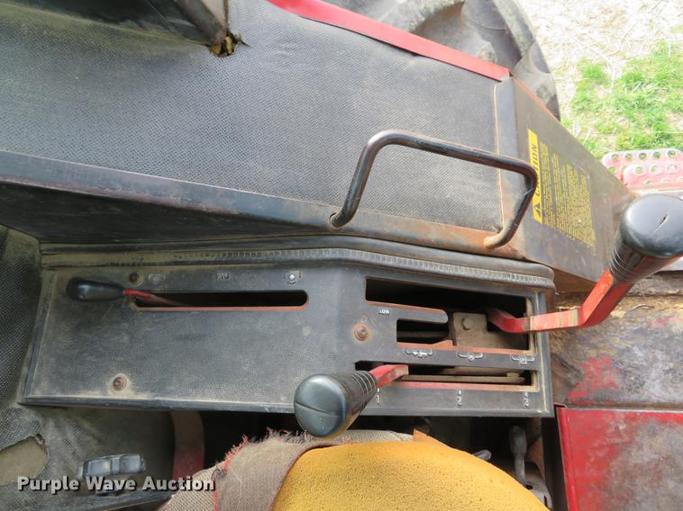 image for item DG3968 1979 International 1586 tractor