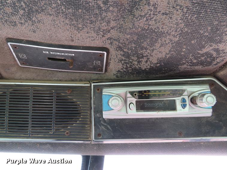 image for item DG3968 1979 International 1586 tractor