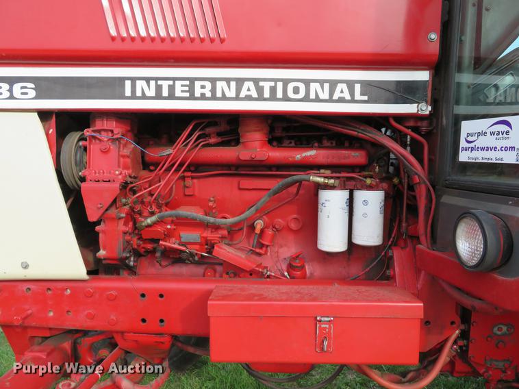 image for item DG3968 1979 International 1586 tractor