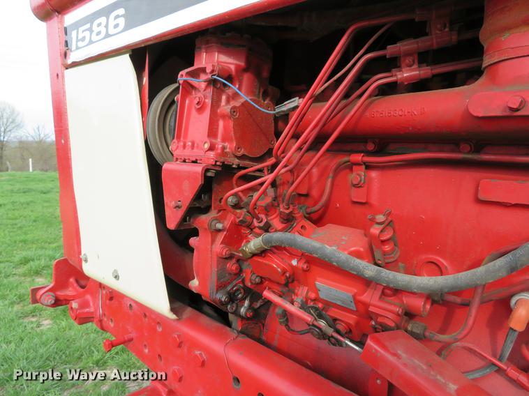 image for item DG3968 1979 International 1586 tractor