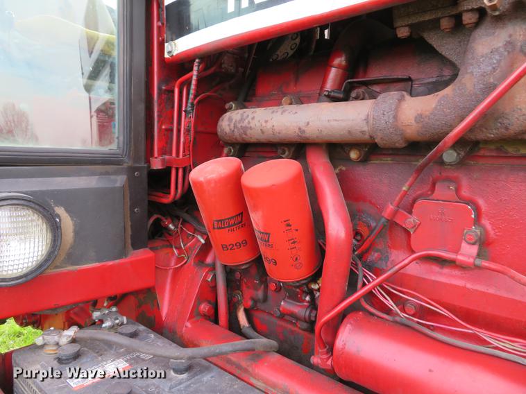 image for item DG3968 1979 International 1586 tractor