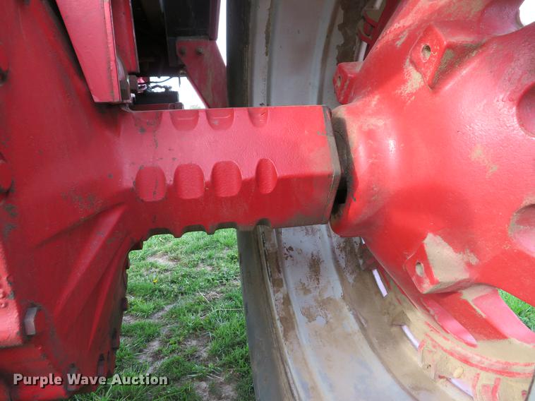 image for item DG3968 1979 International 1586 tractor