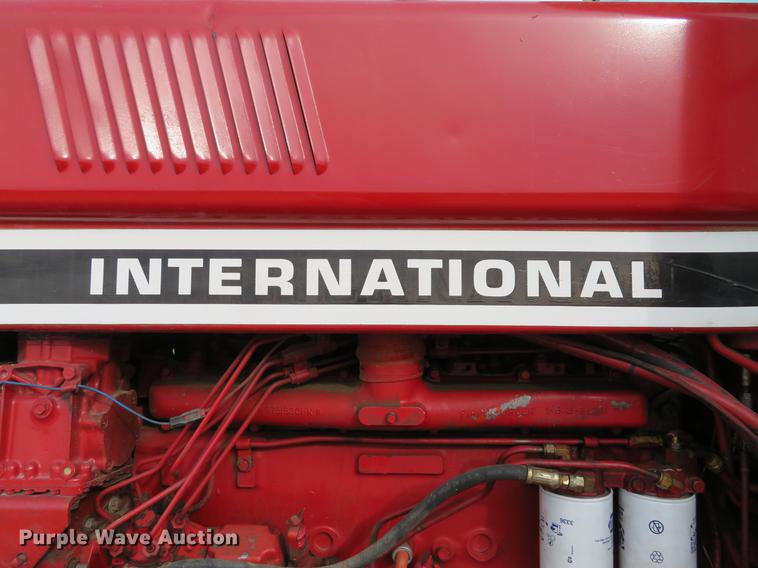 image for item DG3968 1979 International 1586 tractor