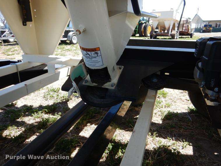 image for item DG5762 2008 Meridian 220 seed tender