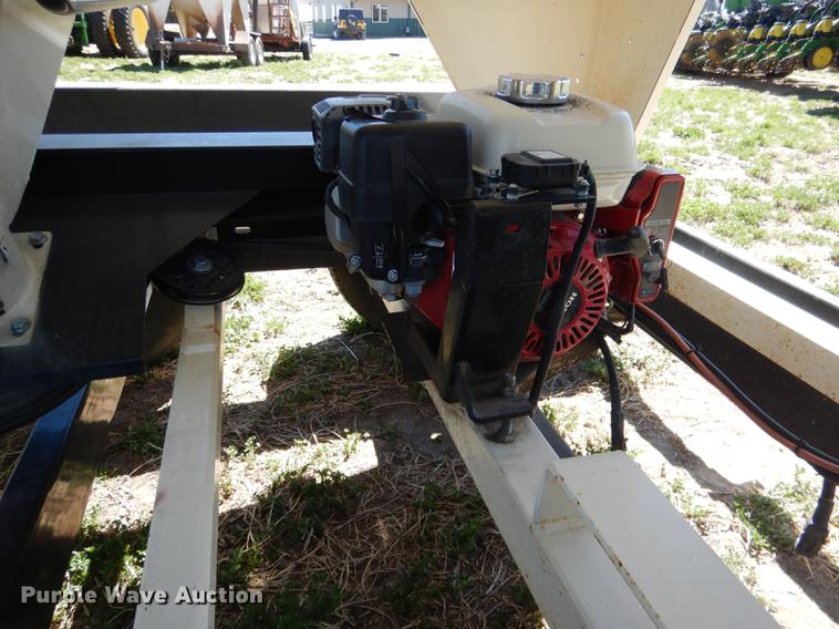 image for item DG5762 2008 Meridian 220 seed tender