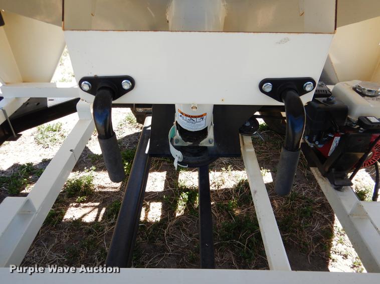 image for item DG5762 2008 Meridian 220 seed tender