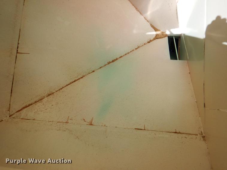 image for item DG5762 2008 Meridian 220 seed tender