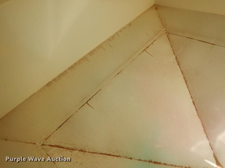 image for item DG5762 2008 Meridian 220 seed tender