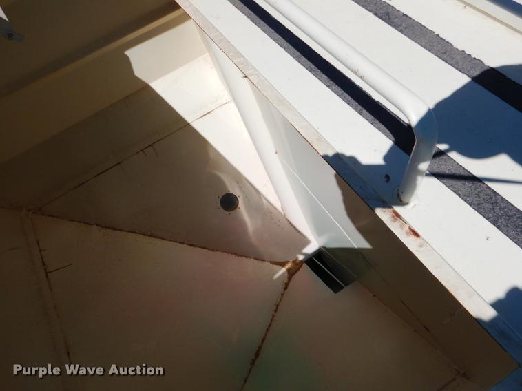 image for item DG5762 2008 Meridian 220 seed tender