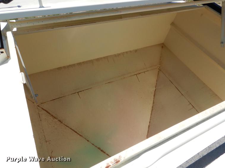 image for item DG5762 2008 Meridian 220 seed tender