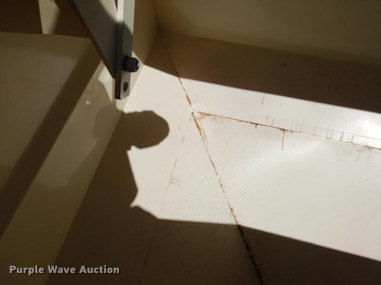 image for item DG5762 2008 Meridian 220 seed tender