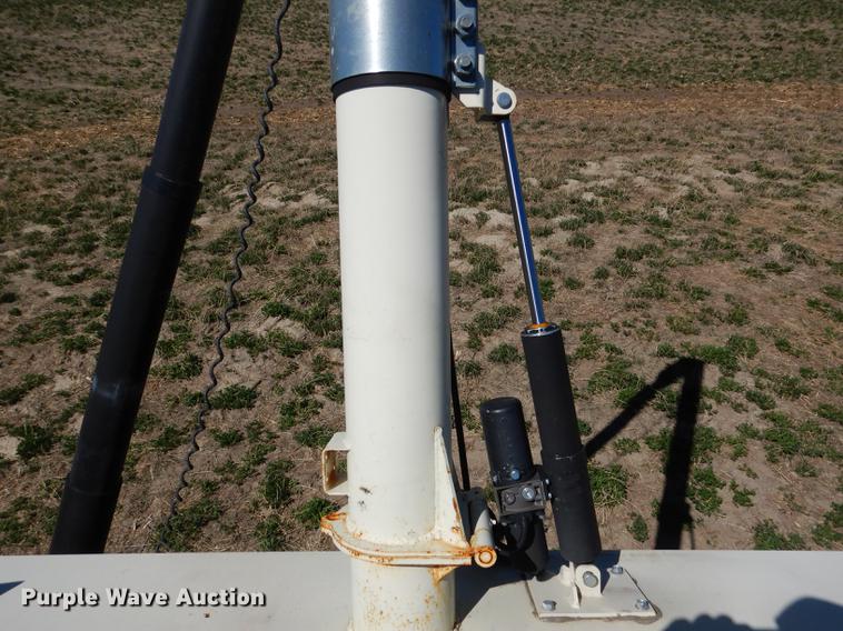 image for item DG5762 2008 Meridian 220 seed tender