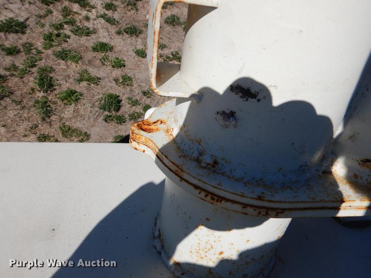 image for item DG5762 2008 Meridian 220 seed tender